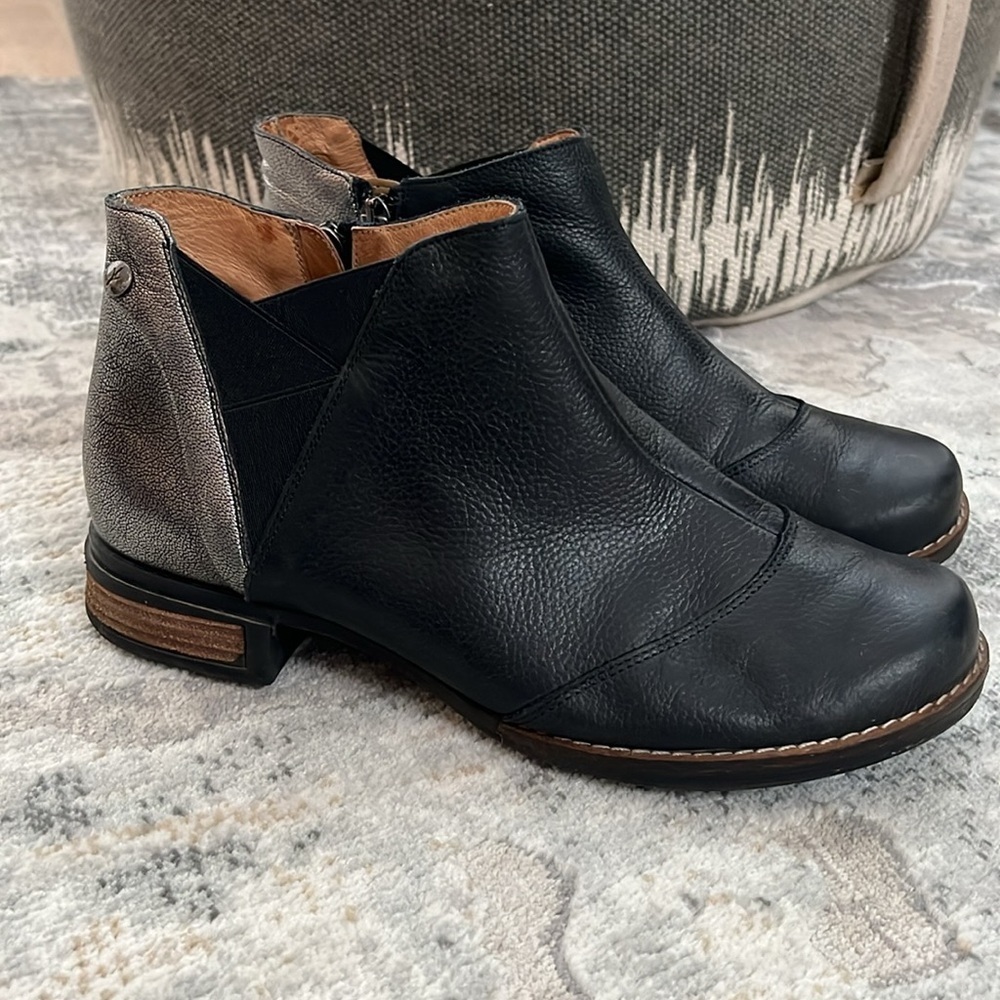 WANDA PANDA Velia Leather Ankle Boots Slouchy Side Zip Low Heel Metallic Accents